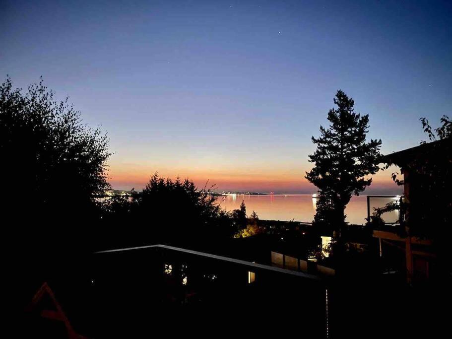 Sunrise Escape - Close To The Beach! Victoria Eksteriør billede